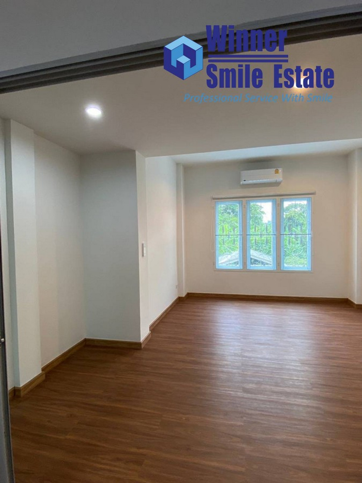 For RentTownhomePattanakan, Srinakarin : Townhome for rent, Noble Cube Pattanakran, Pattanakran Road, near Thonglor. Beautiful house, fully furnished.