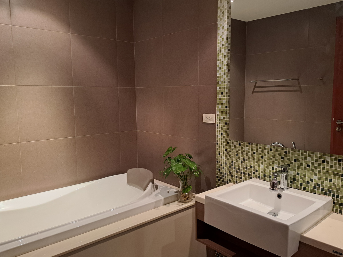 ให้เช่าคอนโดภูเก็ต : ให้เช่าคอนโด 2 ห้องนอน ห้องมุม วิวสนามกอล์ฟ ใกล้เซ้นทรัลภูเก็ต