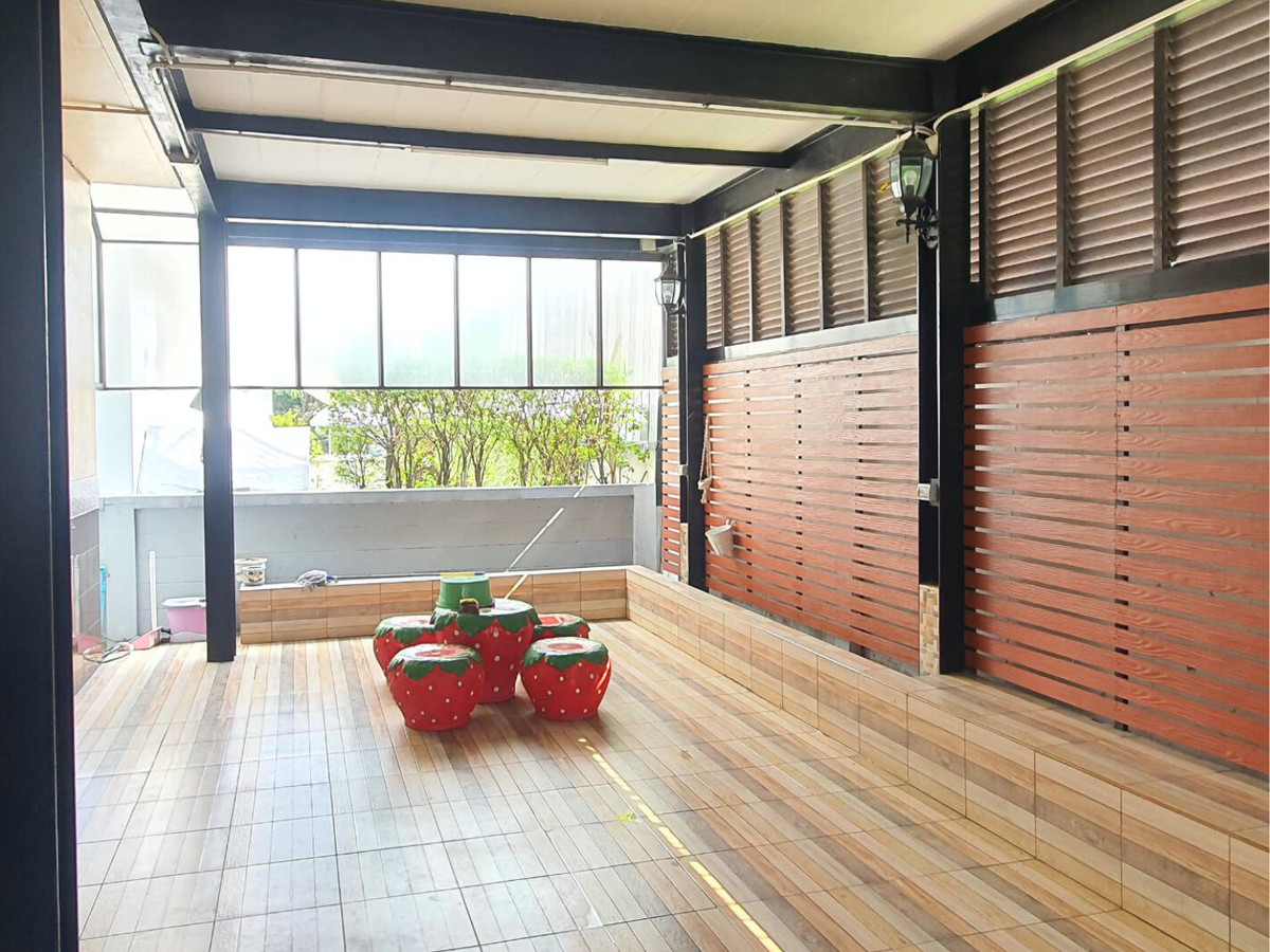 HouseMin Buri, Romklao : For sale, for rent, detached house in front of Parkway Aliv Park, Ramkhamhaeng (Parkway Chalet new phase), next to the BTS, 3 bedrooms, 4 bathrooms, beautiful house, no need to repair, ready to decorate.