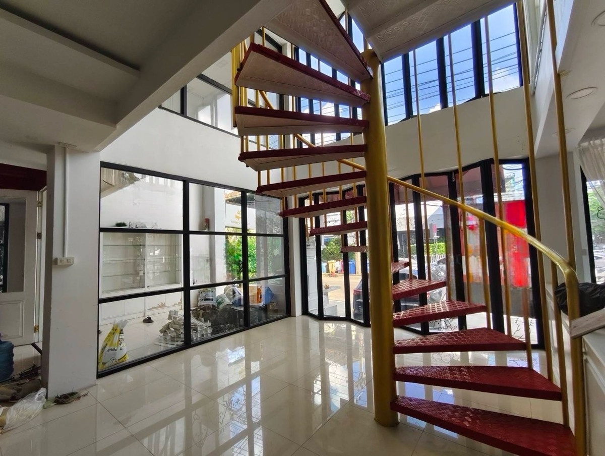 ให้เช่าร้านค้า/ตลาดนัดรามคำแหง หัวหมาก : ปล่อยเช่า พื้นที่ธุรกิจ ชั้น 1 + ช้้นลอย @ ทาวน์อินทาวน์ ถนนศรีวรา CDC ใกล้ ทองหล่อ และ เลียบด่วน เอกมัย-รามอินทรา