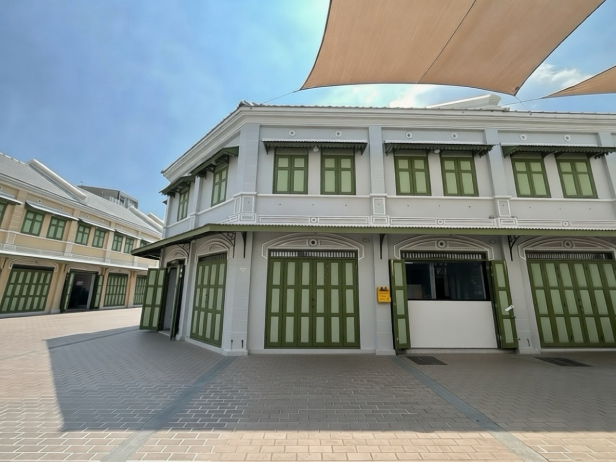 For RentShop HouseYaowarat, Banglamphu : Commercial building for rent in Yaowarat area, MRT Sam Yot, location for foreigners and tourists.
