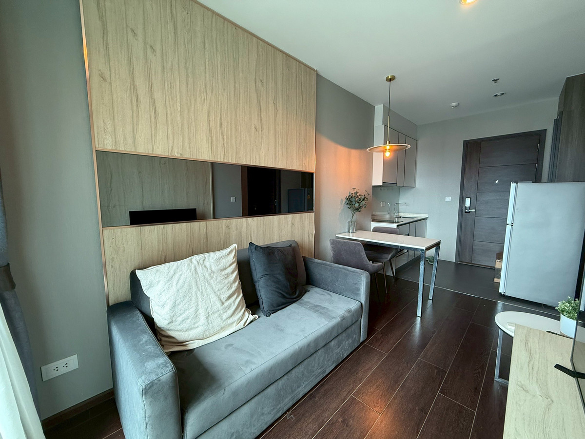 ให้เช่าคอนโดสุขุมวิท อโศก ทองหล่อ : ให้เช่า C Ekkamai Condo 1 bedroom ชั้น 37 วิวเมือง ไม่บล็อกวิว