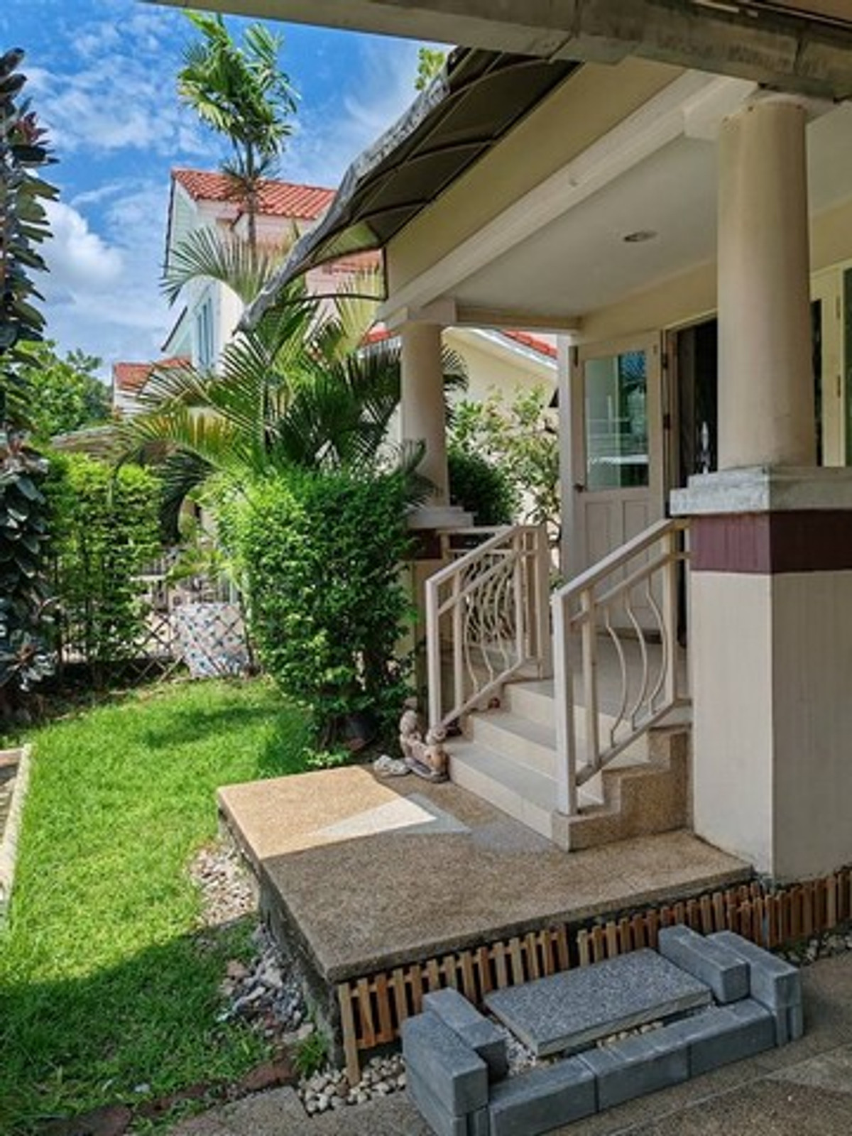 For RentHouseMin Buri, Romklao : HR3313 Sell/rent large detached house 60 sq m., potential location near 3 electric train lines & New Krungthep Kreetha Road, Perfect Park Village (Ramkhamhaeng-Suvarnabhumi)