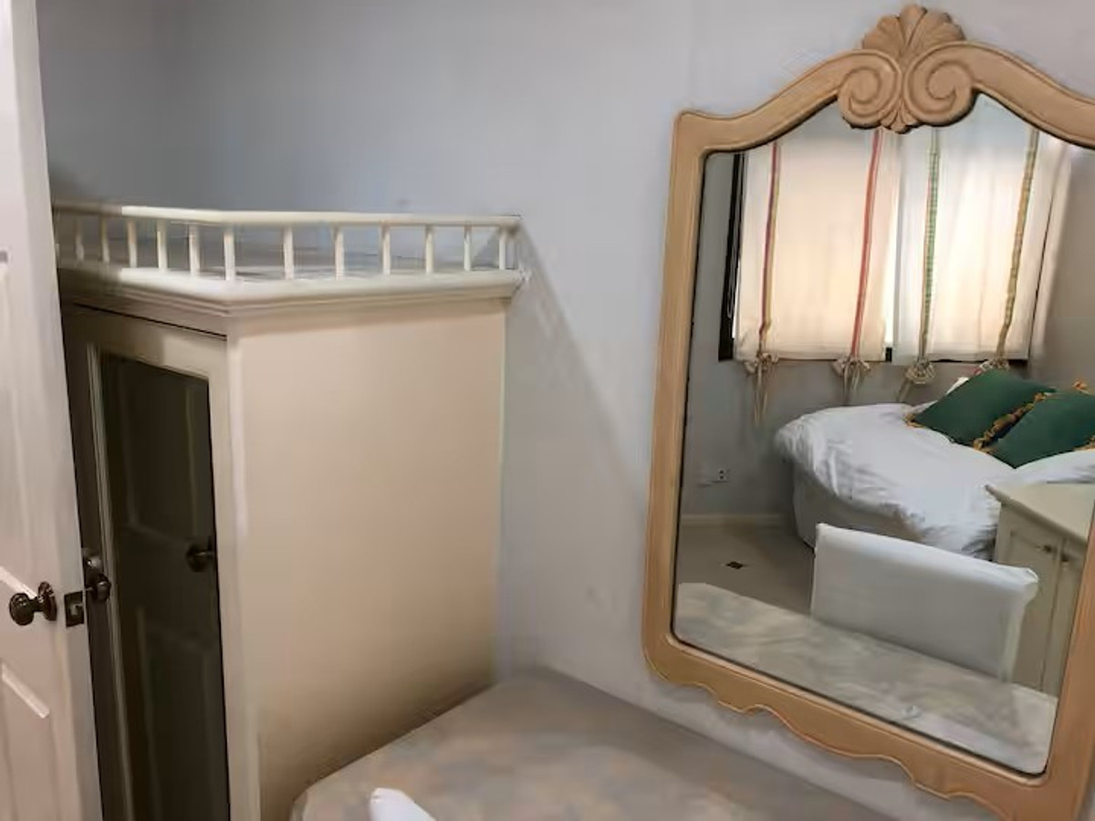 คอนโดสีลม ศาลาแดง บางรัก : ★ เช่า/ขาย Green Point Silom★ 62 ตรม.,ชั้น 3 (2 ห้องนอน 1 ห้องน้ำ), ★ใกล้ BTS ช่องนนทรี ★ใกล้ Central สีลม, อาคารอื้อจื่อเหลียง★ สิ่งอำนวยความสะดวกมากมาย★ เครื่องใช้ไฟฟ้าครบครัน★ 