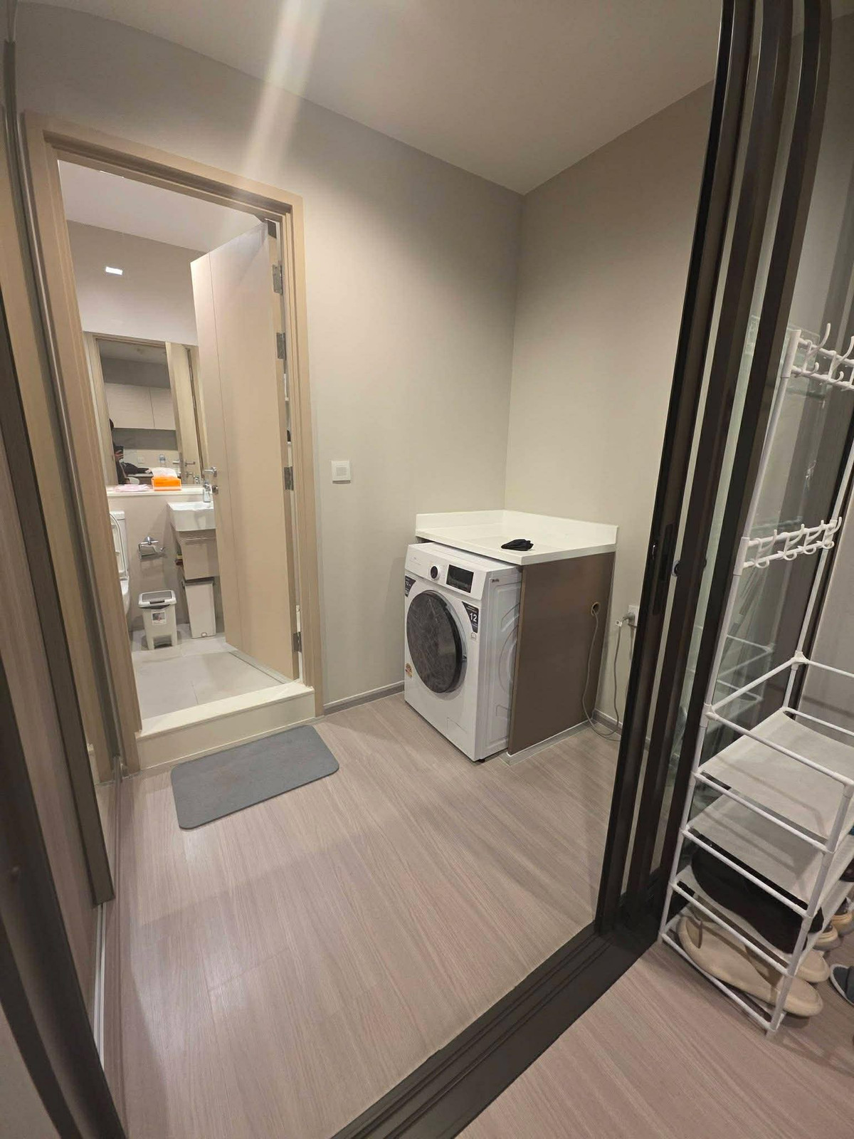 For RentCondoThaphra, Talat Phlu, Wutthakat : ⭐️ Life Sathorn Sierra ⭐️ Size 28 sq m., fully furnished room. Ready to move in now.