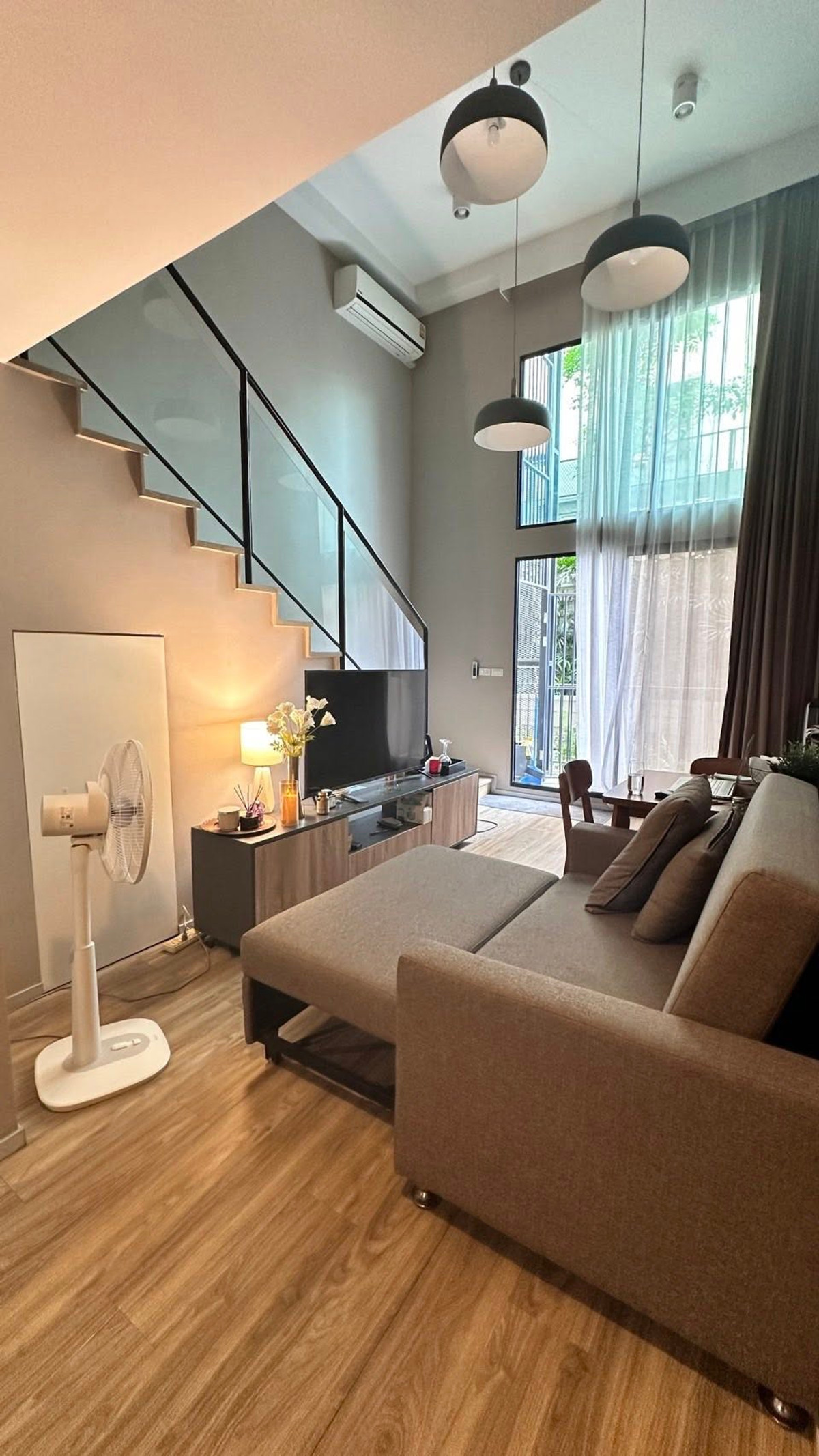 ให้เช่าคอนโดสาทร นราธิวาส : ⭐️  Blossom Condo @ Sathorn-Charoenrat ⭐️ 1 ห้องนอน 1 ห้องน้ำ ตกแต่งอย่างดี มีเฟอร์นิเจอร์พร้อมอยู่