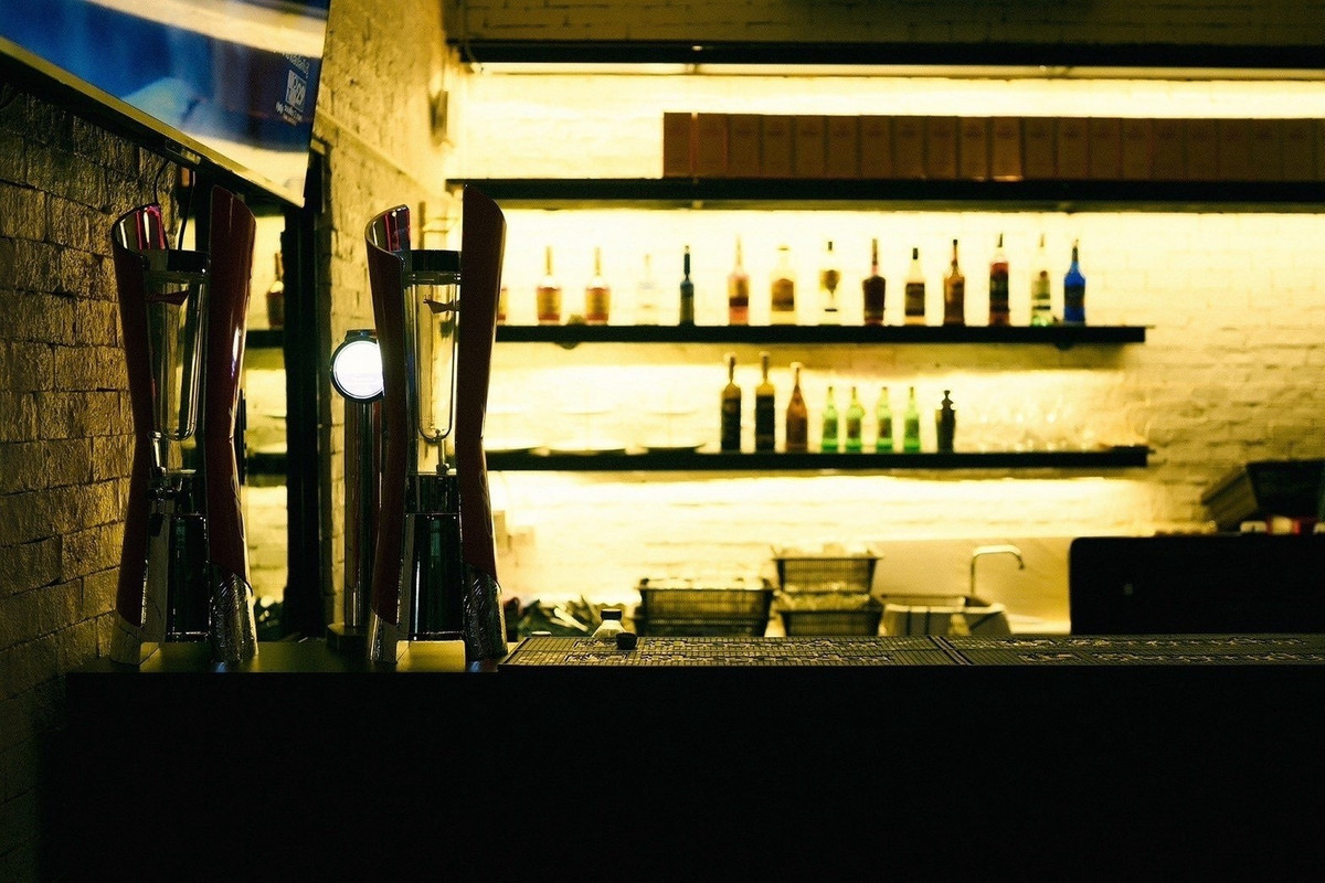 เซ้งร้านค้า/ตลาดนัดอ่อนนุช อุดมสุข : เซ้งร้านเหล้า-นั่งชิว อุดมสุข 51 แหล่งชุมชน มีที่จอดรถ มีทางลัดผ่านได้หลายทาง