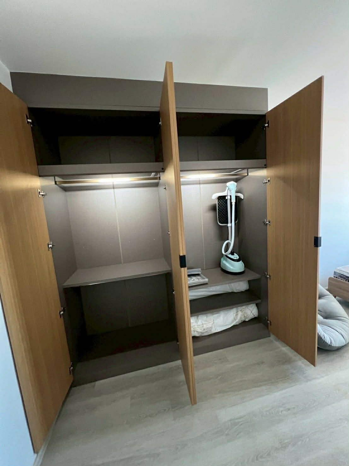 For RentCondoThaphra, Talat Phlu, Wutthakat : ⭐️ Elio Sathorn - Wutthakat ⭐️ 2 bedrooms, 2 bathrooms, new room, new furniture throughout the room. Complete with electrical appliances