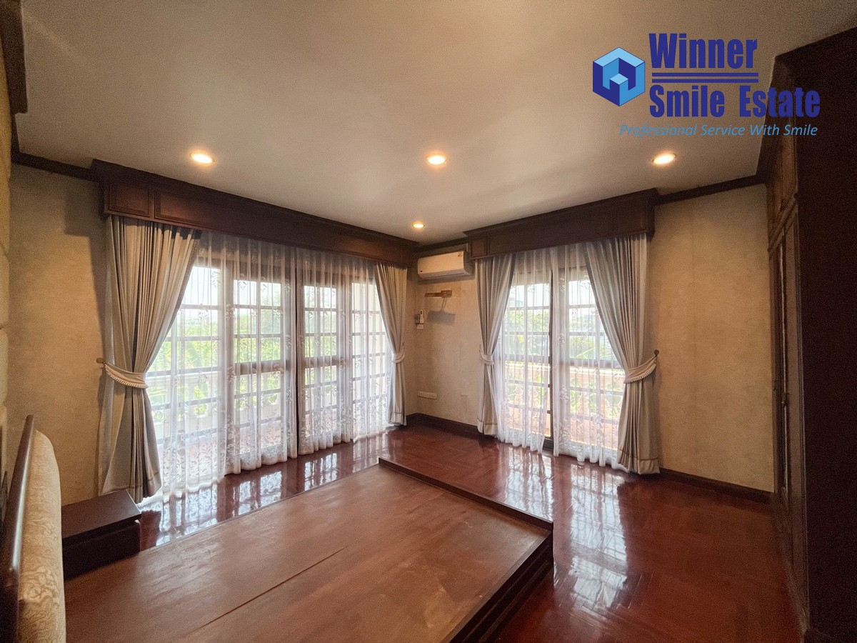 ให้เช่าบ้านลาดกระบัง สุวรรณภูมิ : Single house for rent at Flower Lee Garden Village, large and newly renovated, Soi Chalerm Phrakiat R.9-47. Near Suan Luang R.9 Park.
