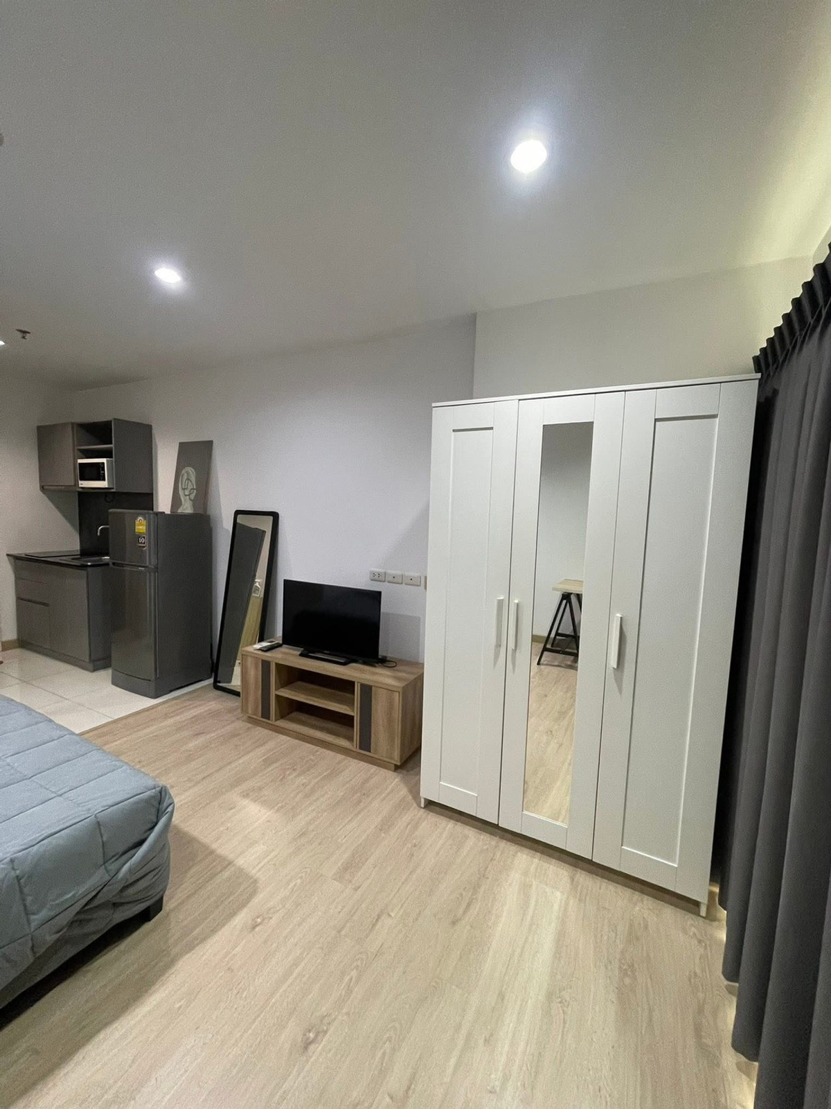 ให้เช่าคอนโดปิ่นเกล้า จรัญสนิทวงศ์ : ⭐️ Thana Astoria Pinklao ⭐️ห้องขนาด 24 ตรม. มีเฟอร์นิเจอร์และเครื่องใช้ไฟฟ้าพร้อมอยู่