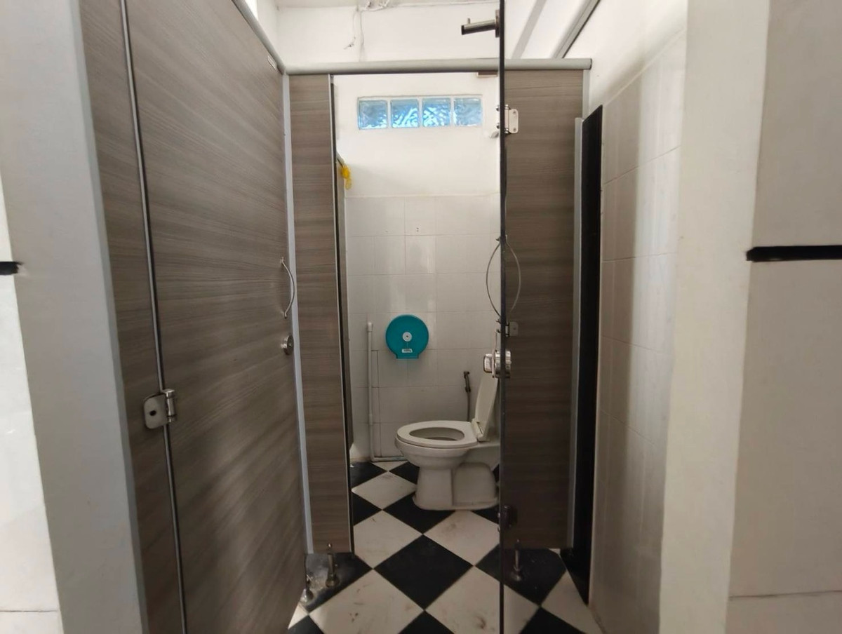 ให้เช่าร้านค้า/ตลาดนัดรามคำแหง หัวหมาก : ปล่อยเช่า พื้นที่ธุรกิจ ชั้น 1 + ช้้นลอย @ ทาวน์อินทาวน์ ถนนศรีวรา CDC ใกล้ ทองหล่อ และ เลียบด่วน เอกมัย-รามอินทรา