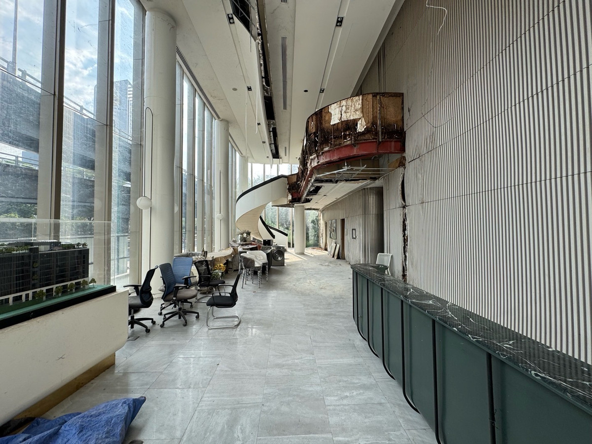 For RentRetail SpaceSiam Paragon ,Chulalongkorn,Samyan : Building for rent STAND ALONE for business @ Chula Samyan on the main road Rama 4 with parking for 10 cars | FOR RENT STAND ALONE BUILDING AT CHULA SAMYAN on ROADSIDE RAMA 4 with 10 PARKINGS