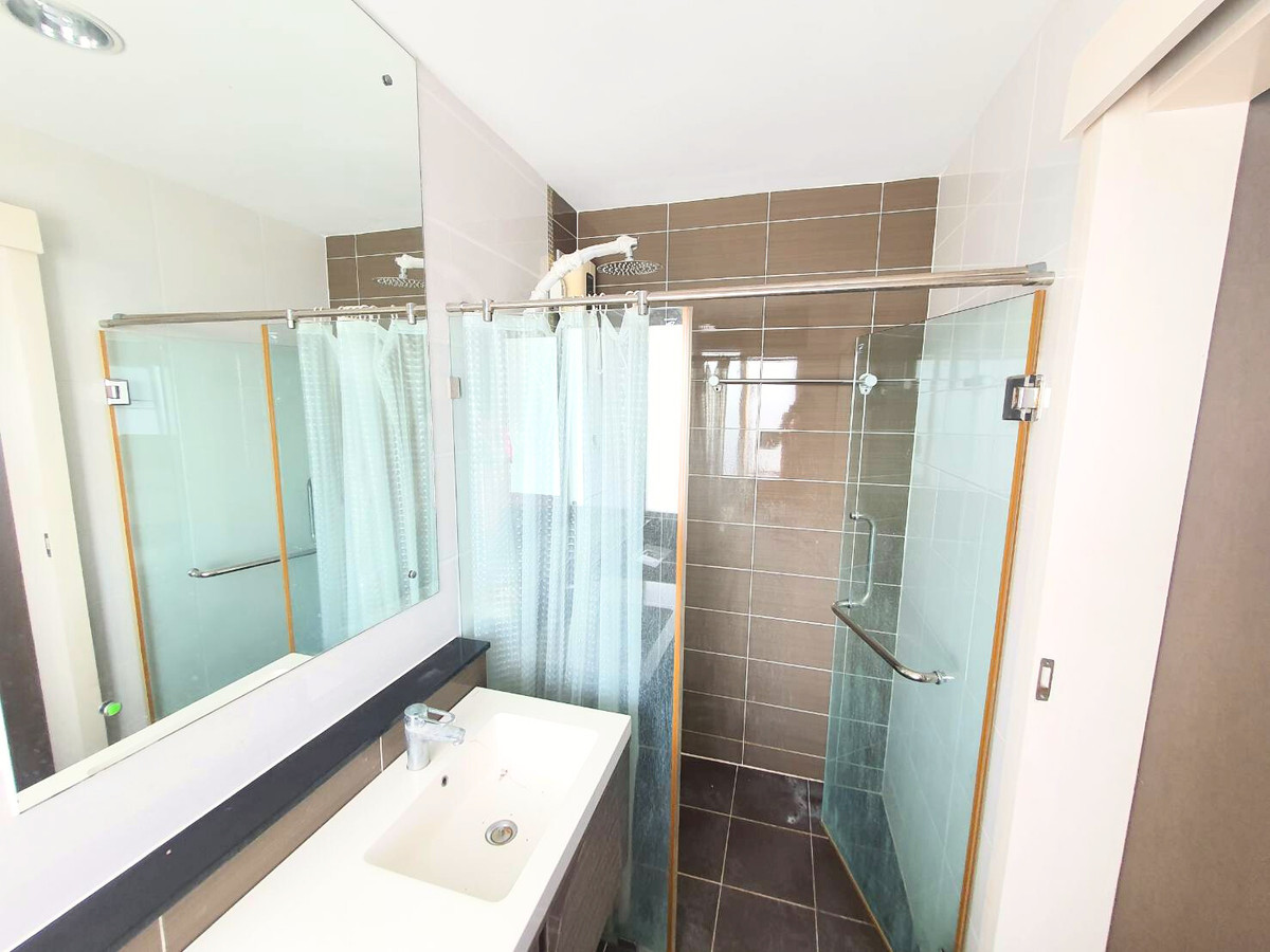 HouseMin Buri, Romklao : For sale, for rent, detached house in front of Parkway Aliv Park, Ramkhamhaeng (Parkway Chalet new phase), next to the BTS, 3 bedrooms, 4 bathrooms, beautiful house, no need to repair, ready to decorate.