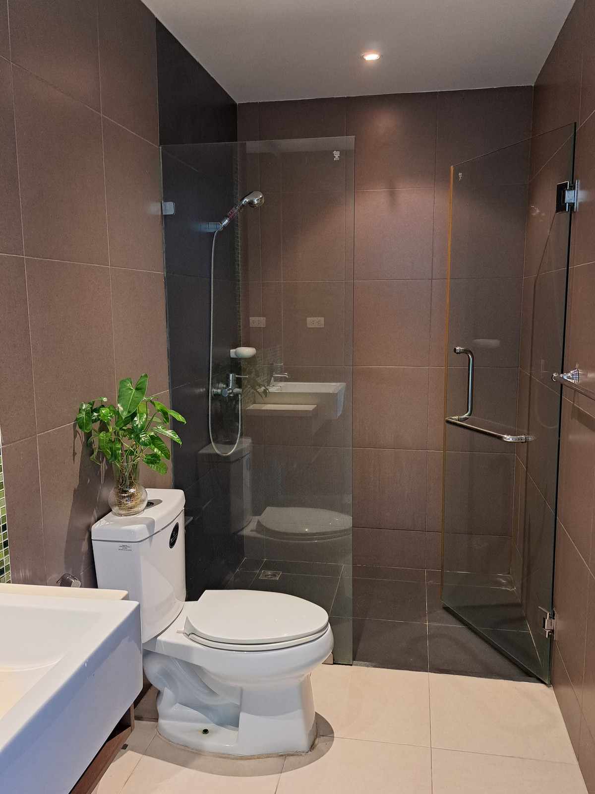 ให้เช่าคอนโดภูเก็ต : ให้เช่าคอนโด 2 ห้องนอน ห้องมุม วิวสนามกอล์ฟ ใกล้เซ้นทรัลภูเก็ต