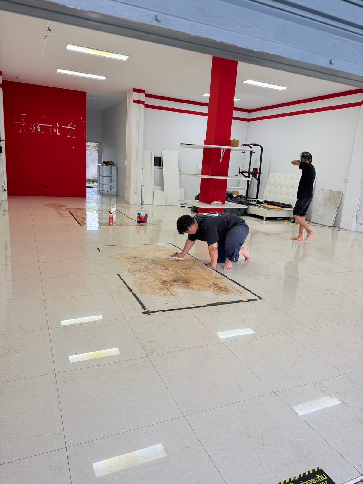 For RentShop HouseNonthaburi, Bang Yai, Bangbuathong : Commercial building for rent, 2 units, Ban Kluay-Sai Noi, beautiful, cheap, good location, convenient parking, if interested contact Line @841qqlnr