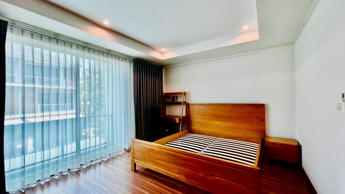 ขายทาวน์โฮมลาดพร้าว101 แฮปปี้แลนด์ : ขายทาวน์โฮม 3 ชั้น Supalai Essence ลาดพร้าว บ้านสภาพใหม่  บิ้วอิน พร้อมเฟอร์นิเจอร์ เครื่องใช้ไฟฟ้า ทำเลศักยภาพ เข้าอยู่ได้ทันที