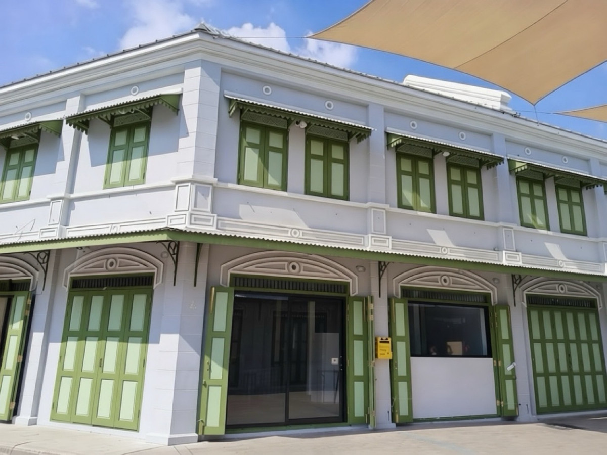 For RentRetail SpaceYaowarat, Banglamphu : Business area, 2 shophouses, Yaowarat, MRT Sam Yot, location for foreigners and tourists.