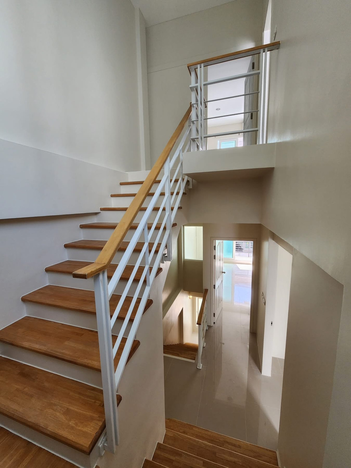 ให้เช่าทาวน์โฮมเลียบทางด่วนรามอินทรา : ให้เช่าทาวน์โฮมรีโนเวทใหม่ หมู่บ้านกลางเมือง S-Sense พระราม 9–ลาดพร้าว ตรงข้าม Town in Town ใกล้เซ็นทรัลอีสวิลล์