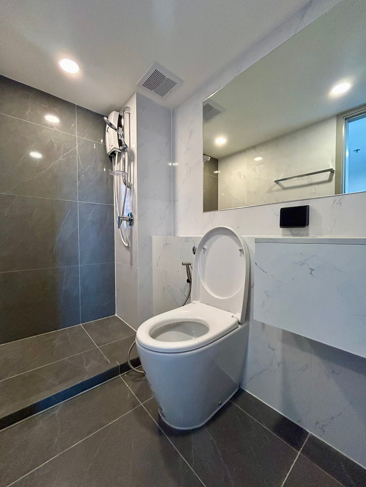 ให้เช่าคอนโดปิ่นเกล้า จรัญสนิทวงศ์ : ให้เช่า ออริจิ้น ปลั๊ก แอนด์ เพลย์ สิรินธร สเตชั่น ห้องแบบ Duo Space พื้นที่ 35.5 ตร.ม. ชั้น 20