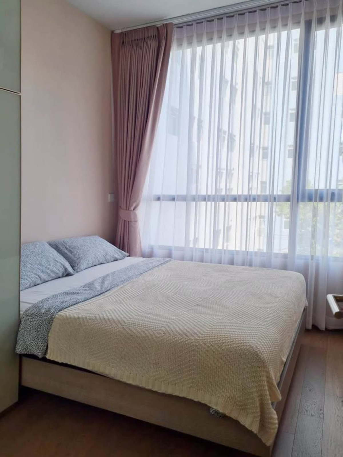 For RentCondoRatchathewi,Phayathai : Park Origin Phayathai【𝐑𝐄𝐍𝐓】🔥Warm-toned modern room with perfectly arranged space🔥 Contact Line ID: @hacondo