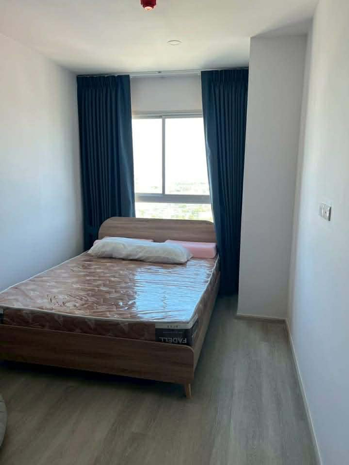 For RentCondoThaphra, Talat Phlu, Wutthakat : ⭐️ Elio Sathorn - Wutthakat ⭐️ 2 bedrooms, 2 bathrooms, new room, new furniture throughout the room. Complete with electrical appliances