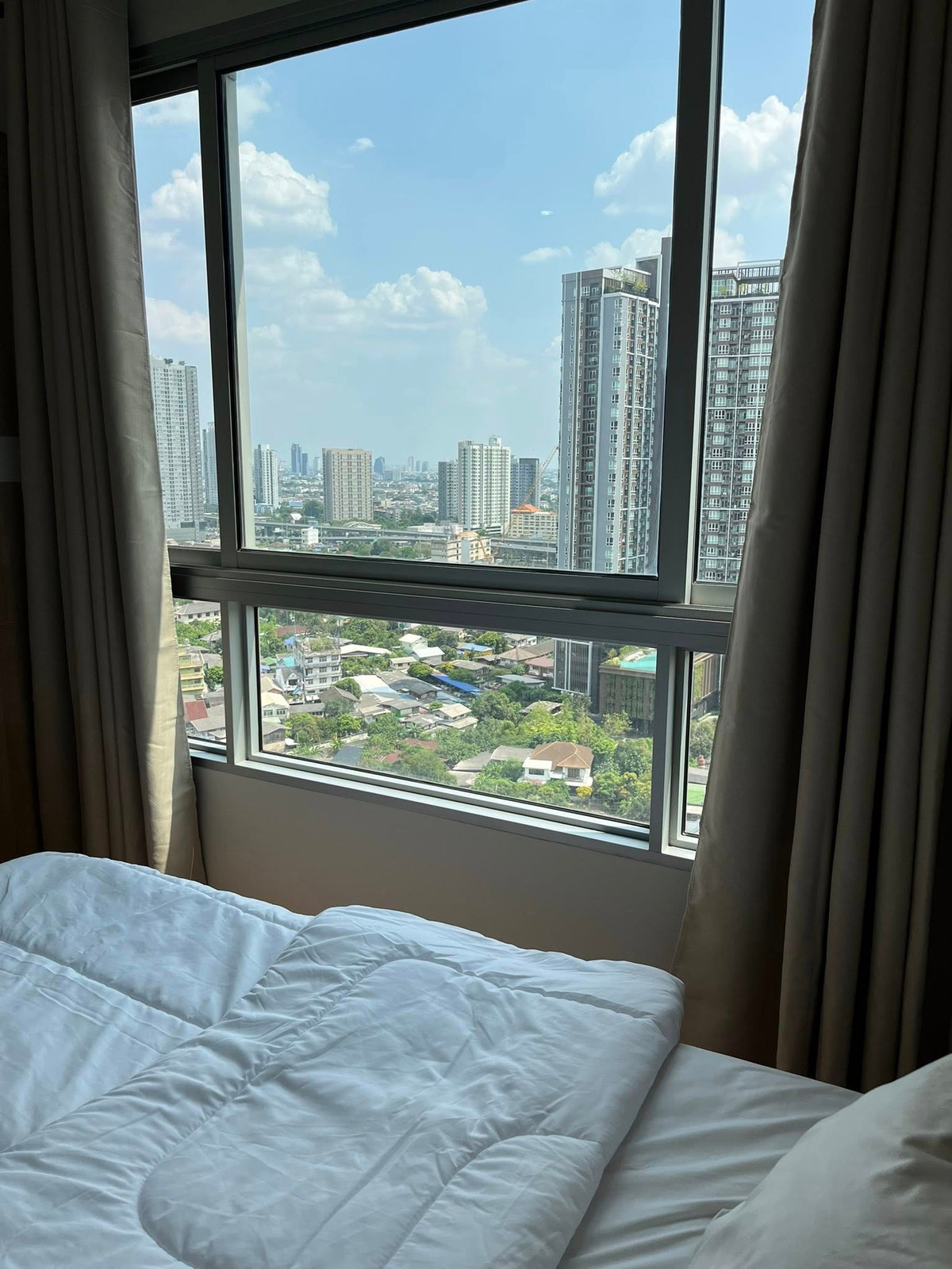 For RentCondoThaphra, Talat Phlu, Wutthakat : ⭐️ The President Sathorn - Ratchaphruek 2⭐️1 bedroom, 1 bathroom, 30 sq m., fully furnished with electrical appliances.
