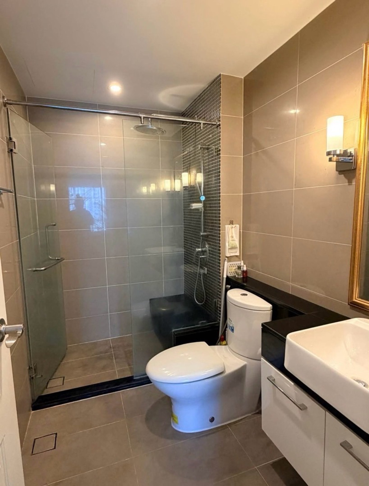 For SaleCondoRama9, Petchburi, RCA : ✨Condo for sale, 42 sq m., near the Cultural Center, ready to move in.