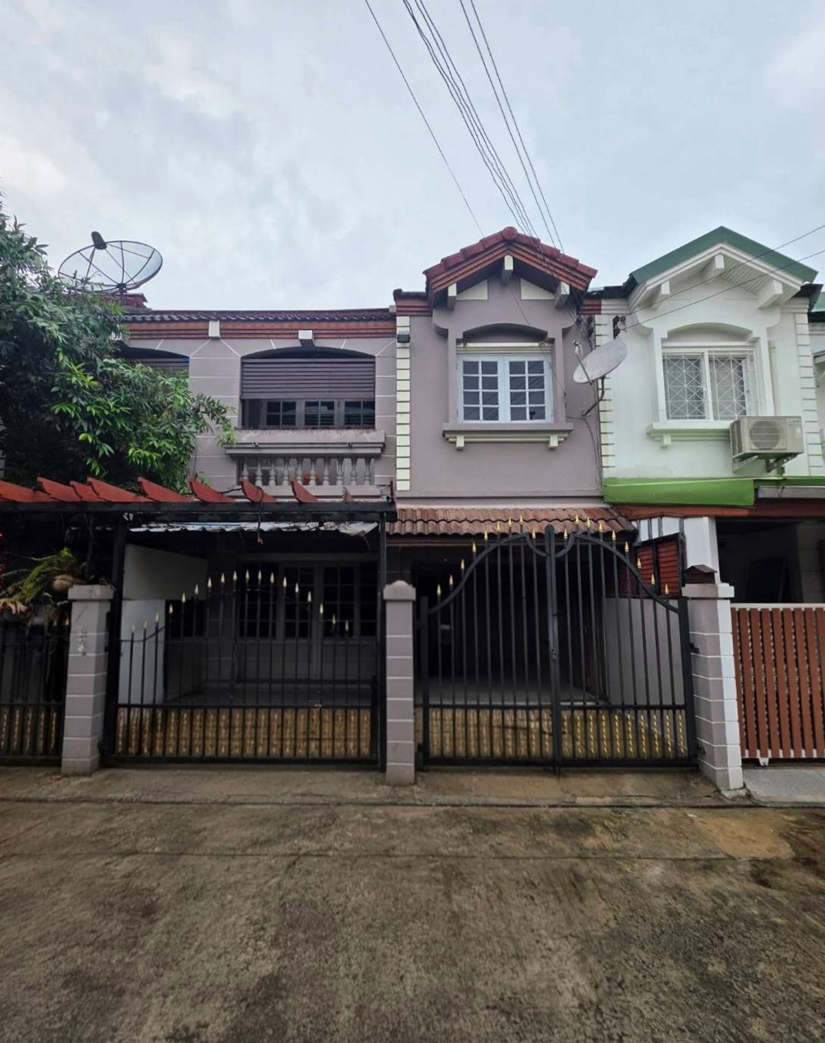 ให้เช่าทาวน์โฮมรัตนาธิเบศร์ สนามบินน้ำ พระนั่งเกล้า : ให้เช่าทาวน์เฮ้าส์ บุญโตปาร์ควิลล์ ใกล้ MRT บางกระสอ เพียง 1 นาที