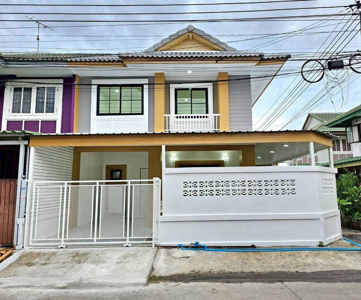 ขายทาวน์โฮมนนทบุรี บางใหญ่ บางบัวทอง : ลด 100,000 🔥 หมู่บ้าน พฤกษา 10 ห้องมุมกลับ ซอย 43. มี 4 ห้องนอน 