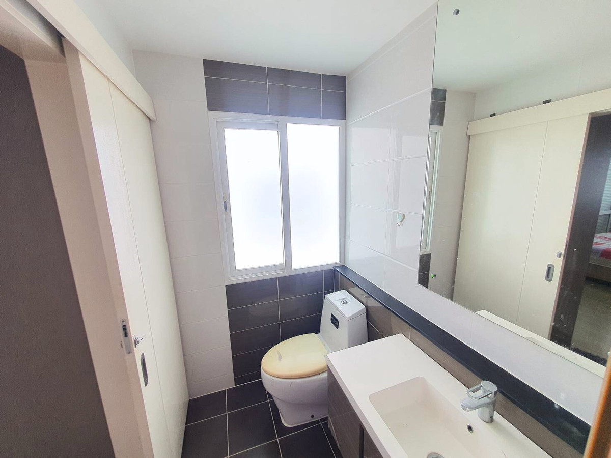 HouseMin Buri, Romklao : For sale, for rent, detached house in front of Parkway Aliv Park, Ramkhamhaeng (Parkway Chalet new phase), next to the BTS, 3 bedrooms, 4 bathrooms, beautiful house, no need to repair, ready to decorate.