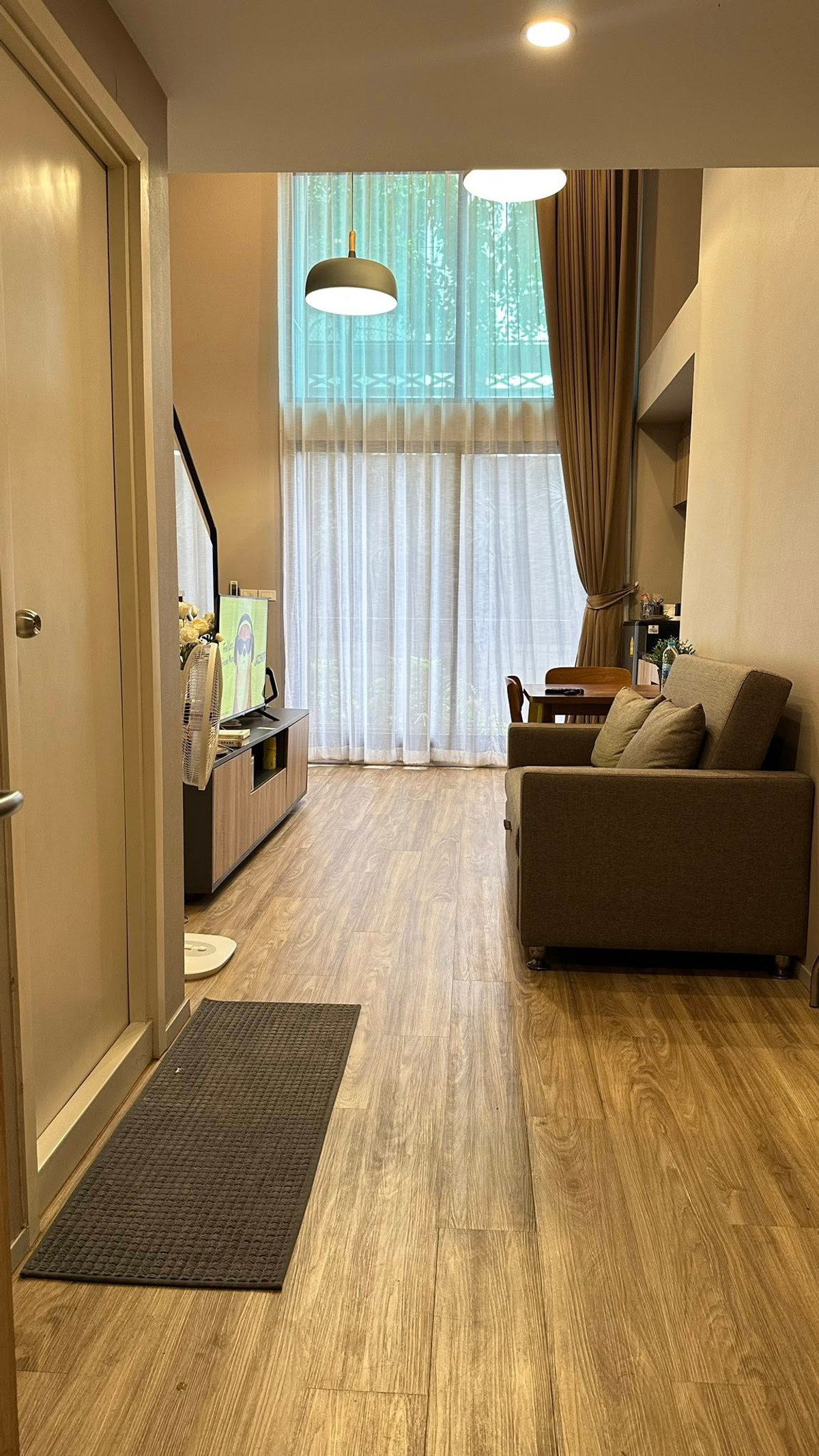 ให้เช่าคอนโดสาทร นราธิวาส : ⭐️  Blossom Condo @ Sathorn-Charoenrat ⭐️ 1 ห้องนอน 1 ห้องน้ำ ตกแต่งอย่างดี มีเฟอร์นิเจอร์พร้อมอยู่