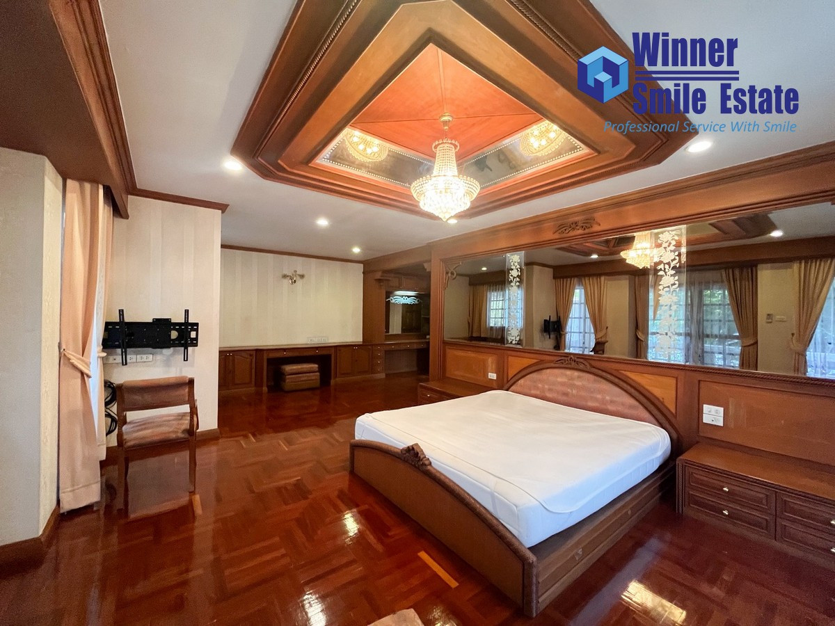 ให้เช่าบ้านลาดกระบัง สุวรรณภูมิ : Single house for rent at Flower Lee Garden Village, large and newly renovated, Soi Chalerm Phrakiat R.9-47. Near Suan Luang R.9 Park.