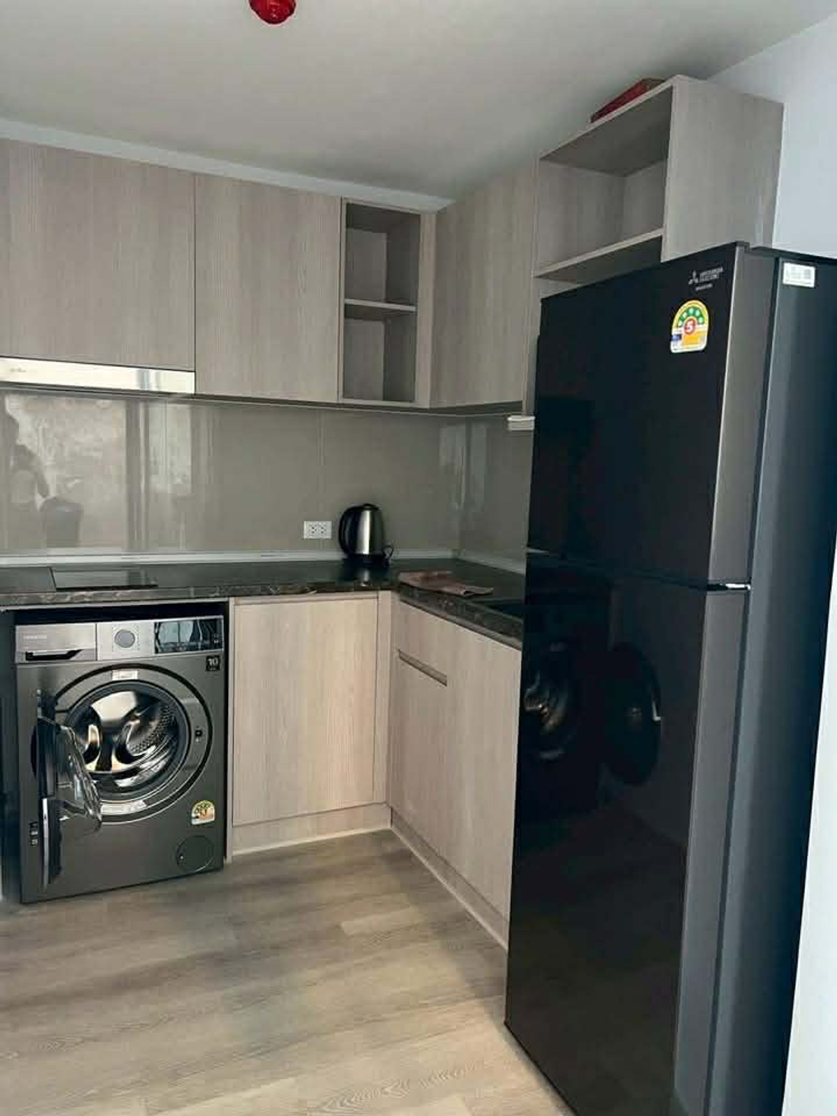 For RentCondoThaphra, Talat Phlu, Wutthakat : ⭐️ Elio Sathorn - Wutthakat ⭐️ 2 bedrooms, 2 bathrooms, new room, new furniture throughout the room. Complete with electrical appliances