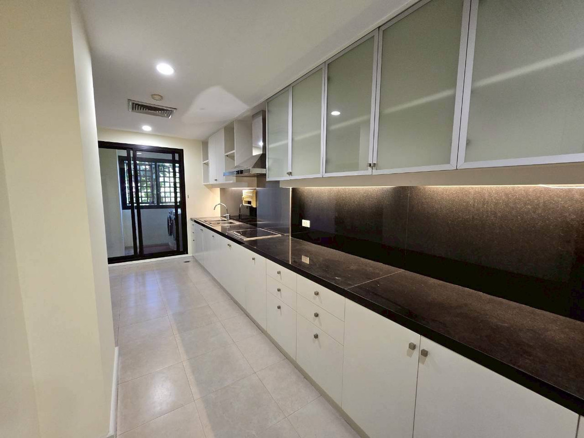For SaleCondoSathorn, Narathiwat : Supreme Residence / Large unit with a spacious balcony in the Nang Linchi–Sathorn area. / 3 bed 400 sq.m.Tel. 0937890899