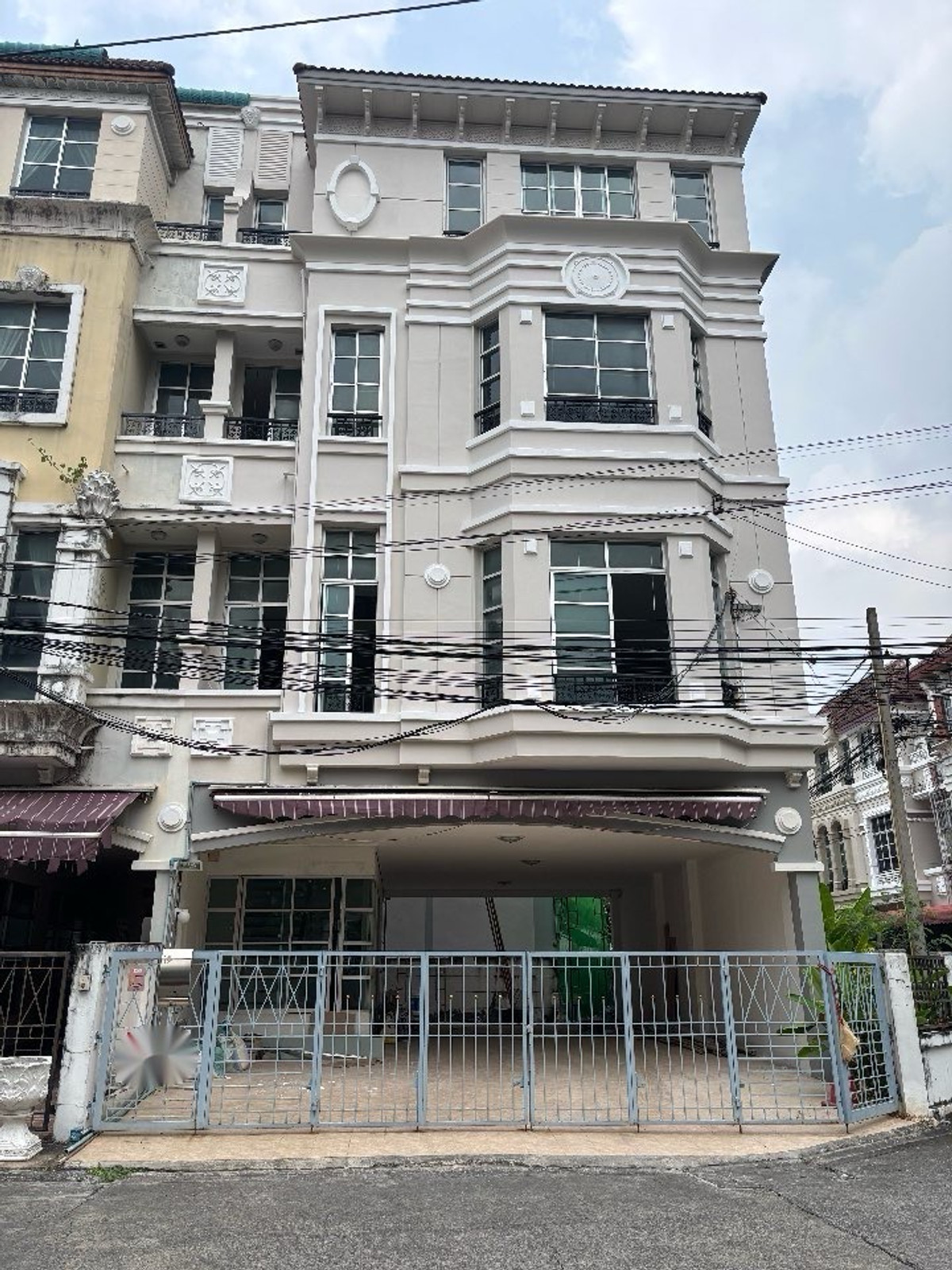 ให้เช่าทาวน์โฮมสะพานควาย จตุจักร : บ้านกลางเมือง The Paris รัชวิภา