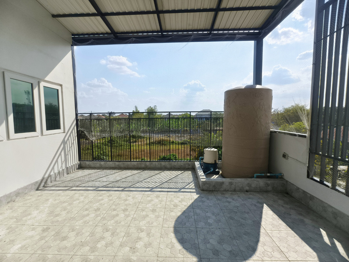 HouseMin Buri, Romklao : For sale, for rent, detached house in front of Parkway Aliv Park, Ramkhamhaeng (Parkway Chalet new phase), next to the BTS, 3 bedrooms, 4 bathrooms, beautiful house, no need to repair, ready to decorate.