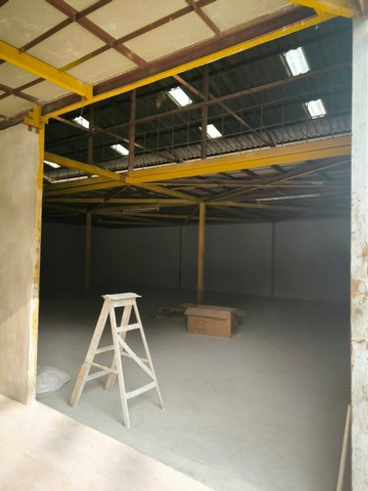 For RentWarehousePattanakan, Srinakarin : HR3310 Warehouse for rent, size approximately 400 sq m., good condition, potential location, Srinakarin 24 - On Nut 39, connected to many routes. Near Kelantan BTS station