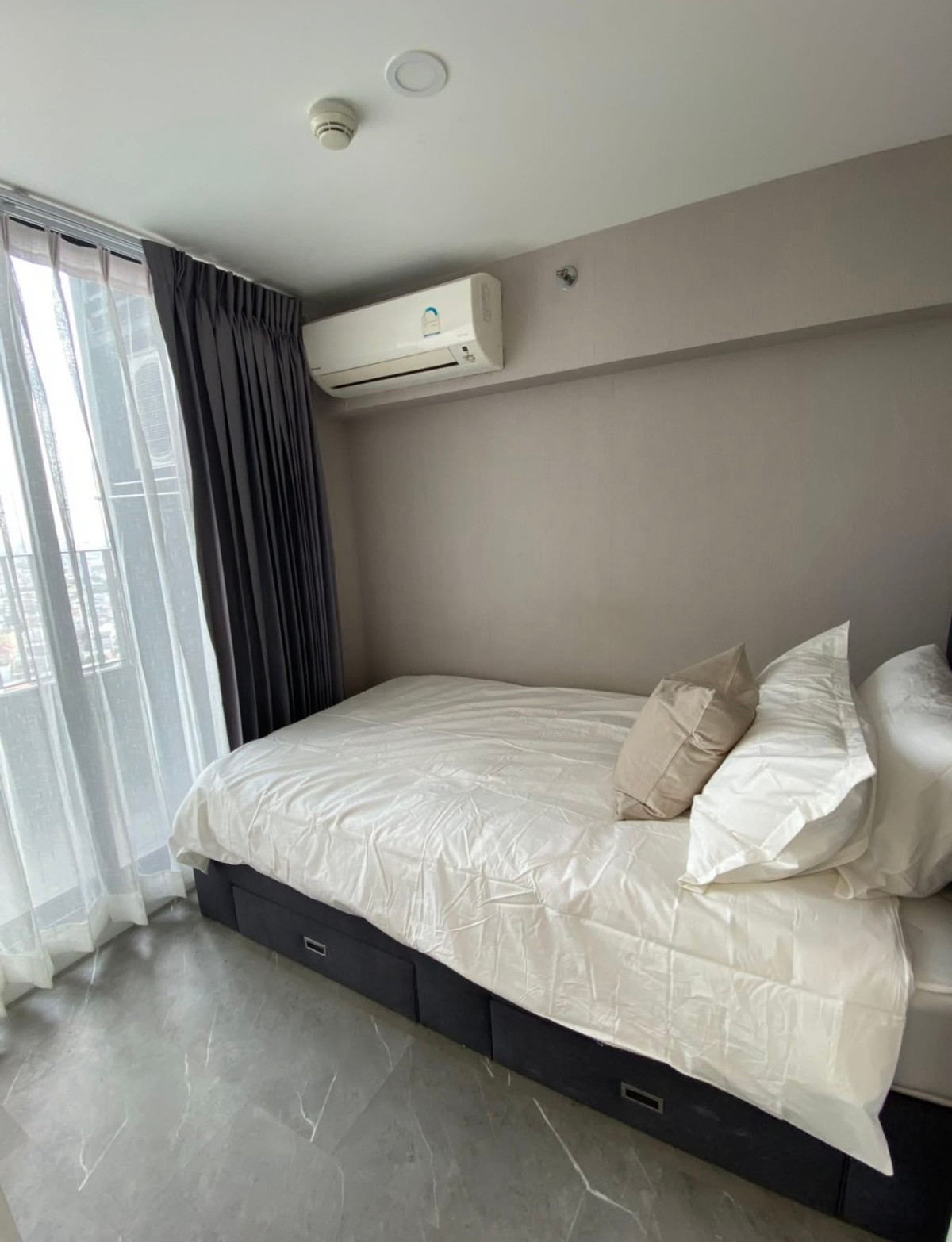 For RentCondoSathorn, Narathiwat : ⭐️ Knightsbridge Prime Sathorn ⭐️ Duplex 58 sq m. 2 bedrooms, 1 bathroom, fully decorated. Ready to move in