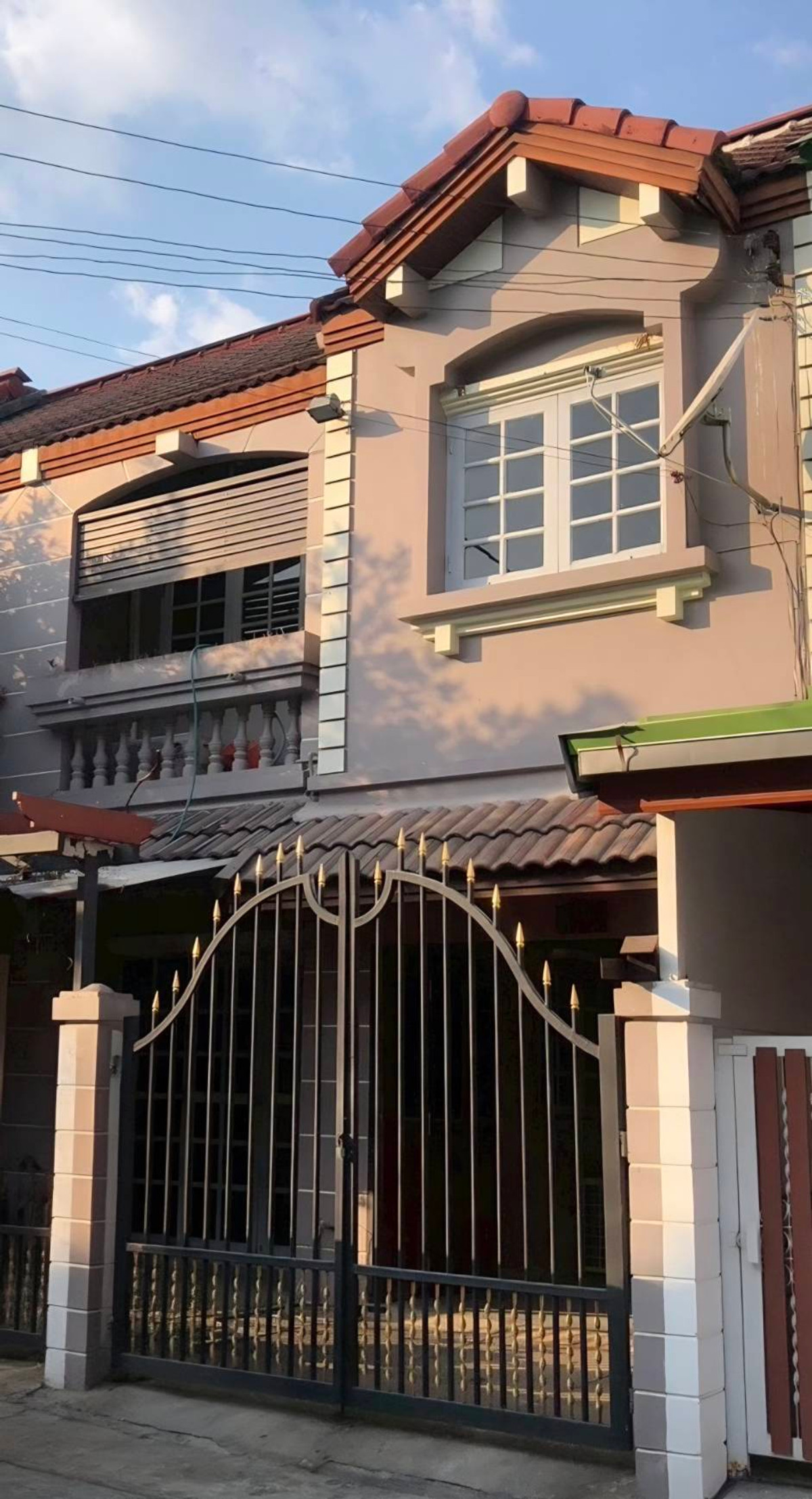 ให้เช่าทาวน์โฮมรัตนาธิเบศร์ สนามบินน้ำ พระนั่งเกล้า : ให้เช่าทาวน์เฮ้าส์ บุญโตปาร์ควิลล์ ใกล้ MRT บางกระสอ เพียง 1 นาที