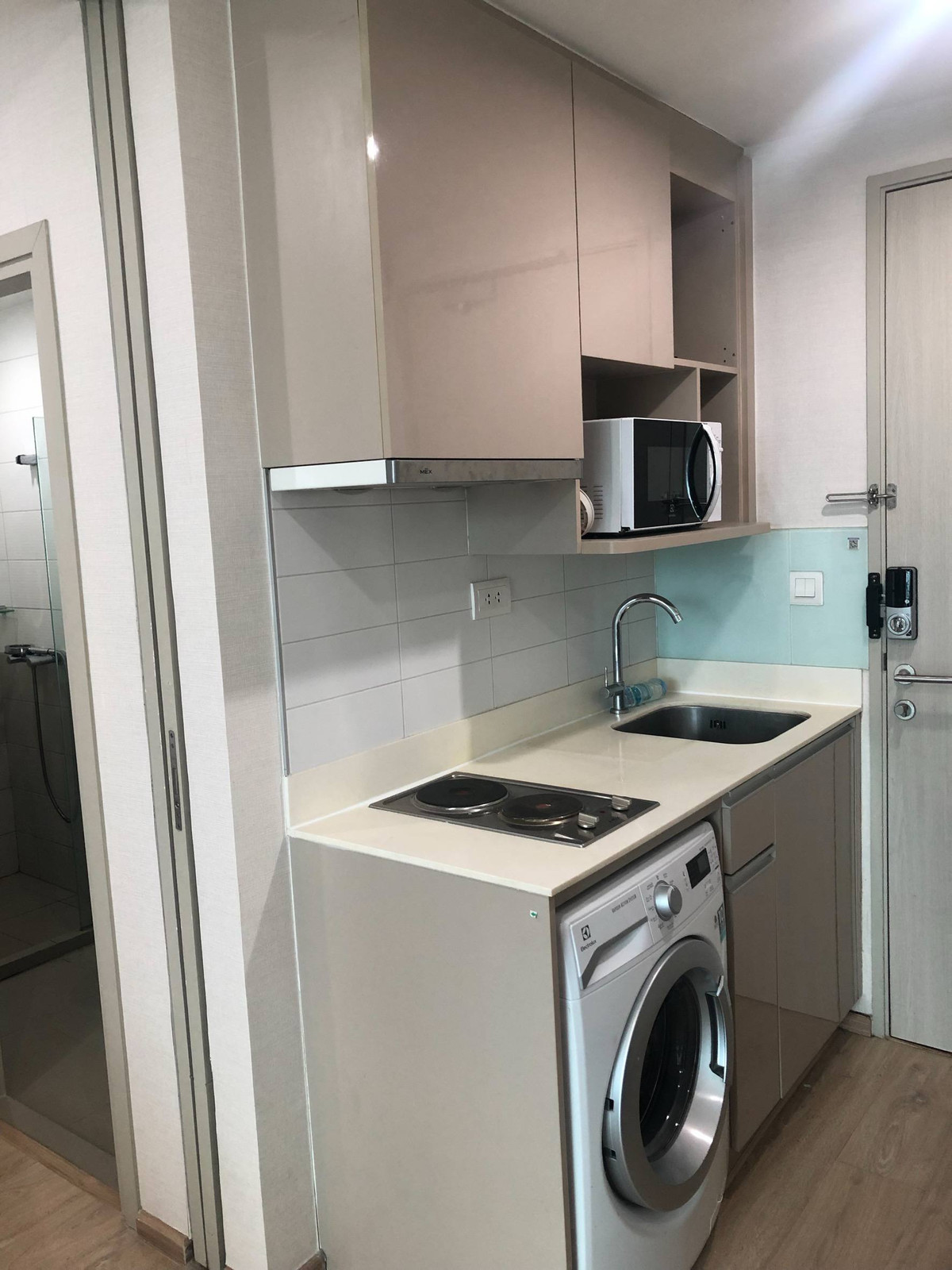 ขายคอนโดสยาม จุฬา สามย่าน : Ideo Q Chula Samyan【𝐒𝐄𝐋𝐋 & 𝐑𝐄𝐍𝐓】🔥ห้องดีไซน์เรียบโก้ โทนเข้มมีคาแรกเตอร์🔥 ติดต่อไลน์ไอดี: @hacondo