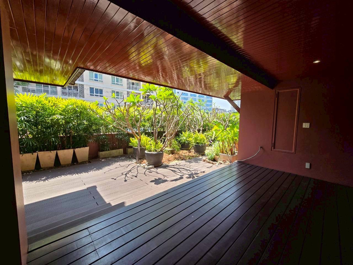 For SaleCondoSathorn, Narathiwat : Supreme Residence / Large unit with a spacious balcony in the Nang Linchi–Sathorn area. / 3 bed 400 sq.m.Tel. 0937890899