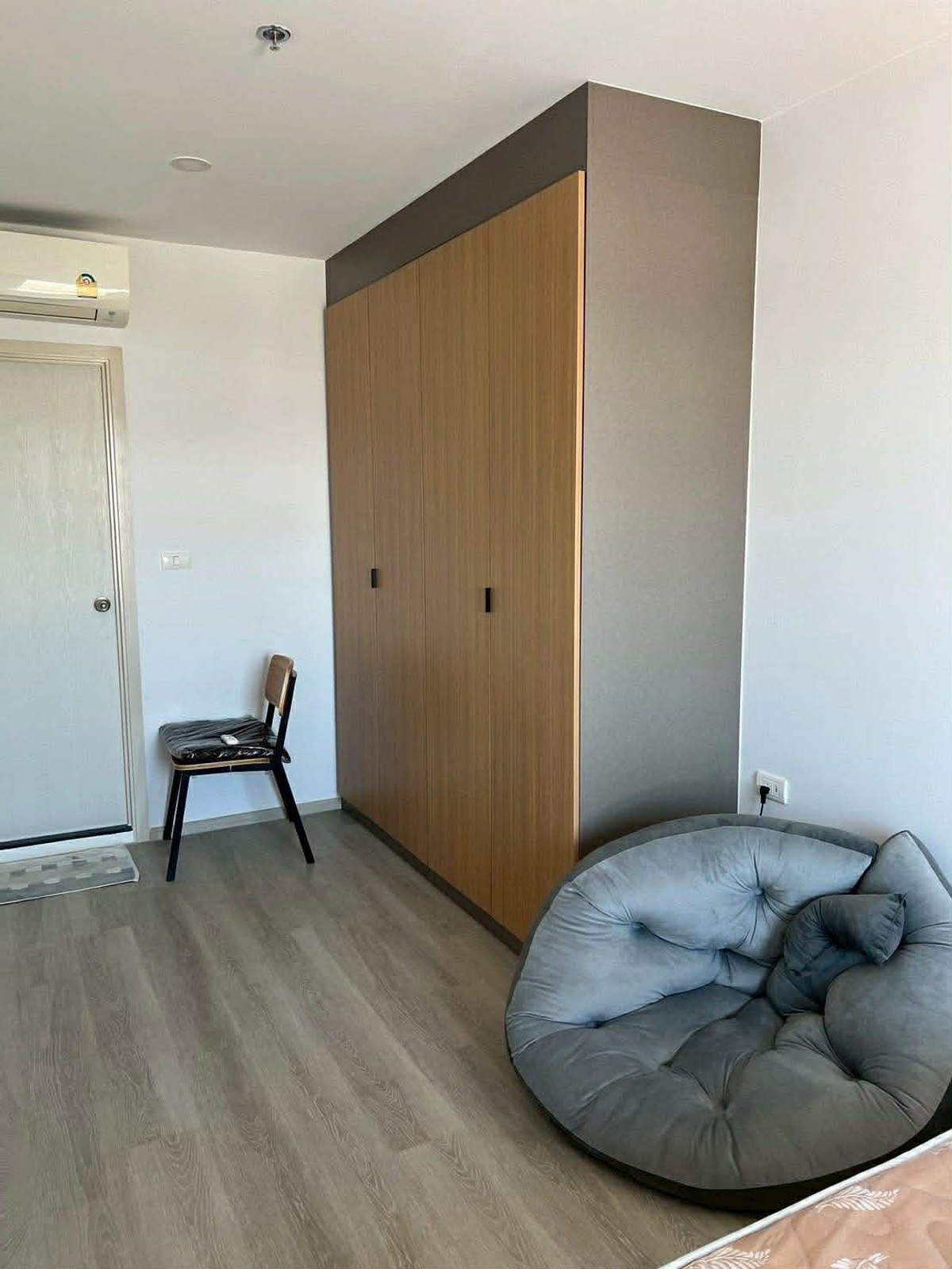 For RentCondoThaphra, Talat Phlu, Wutthakat : ⭐️ Elio Sathorn - Wutthakat ⭐️ 2 bedrooms, 2 bathrooms, new room, new furniture throughout the room. Complete with electrical appliances