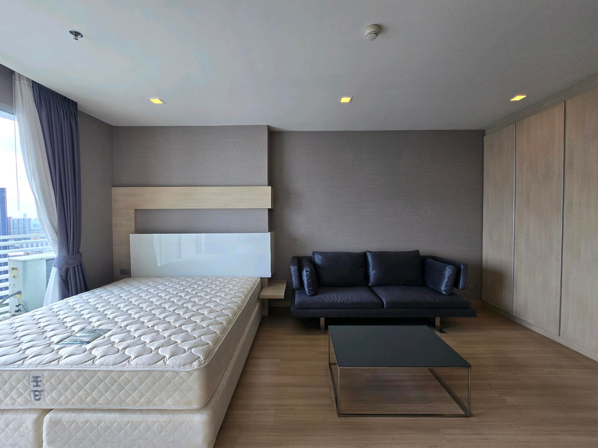 For RentCondoOnnut, Udomsuk : 🔥For Rent Now🔥Skywalk and Wells Residence. Fully furnished, near BTS Skytrain, beautiful view, ready to move in. 