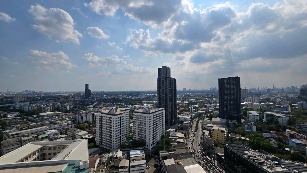 For RentCondoOnnut, Udomsuk : 🔥For Rent Now🔥Skywalk and Wells Residence. Fully furnished, near BTS Skytrain, beautiful view, ready to move in. 