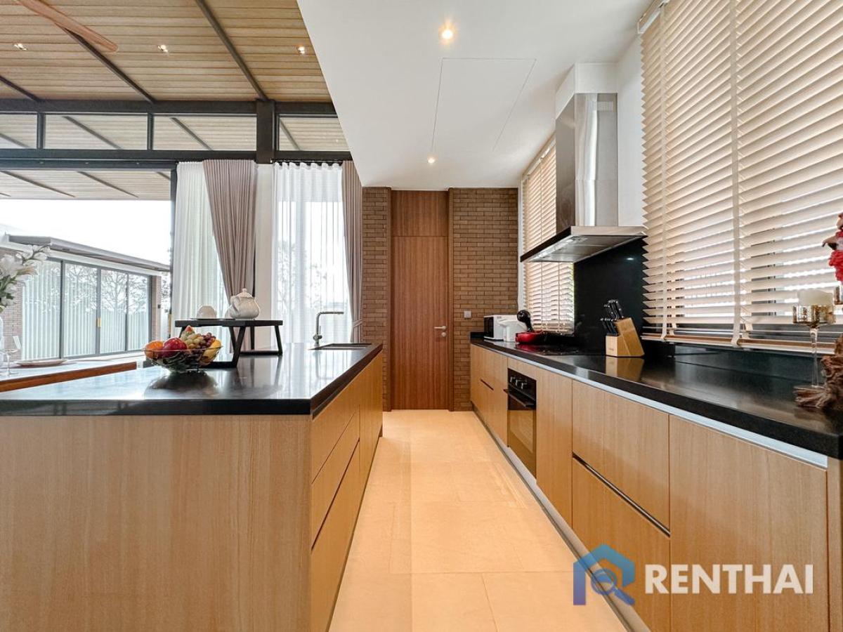 ขายบ้านภูเก็ต : สำหรับ ขาย วิลล่า  ที่ Boat Avenue Residence