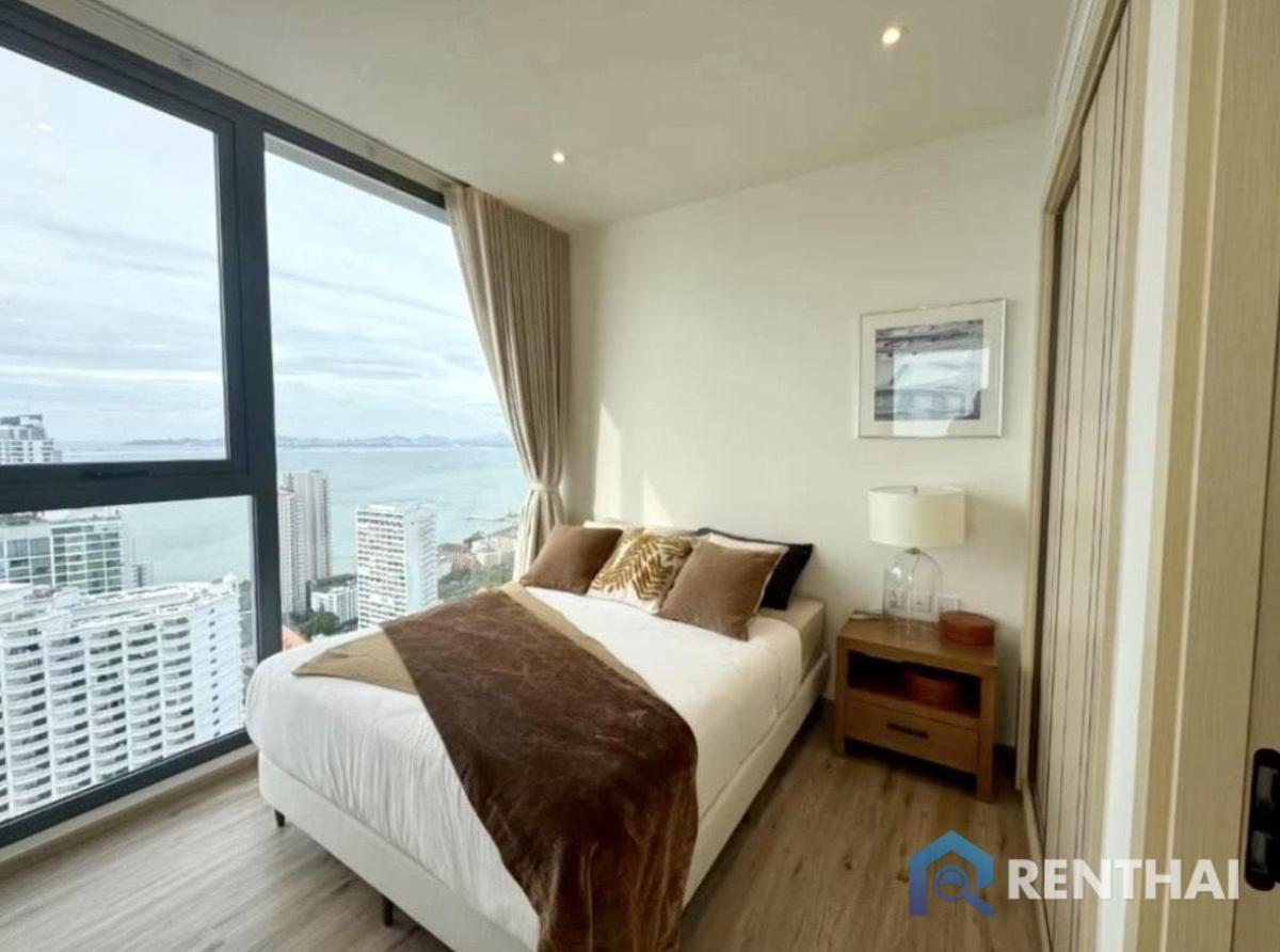 For SaleCondoPattaya, Bangsaen, Chonburi : Exclusive Corner 2-Bedroom Condo with Panoramic Sea View at Arom Wongamat, Pattaya