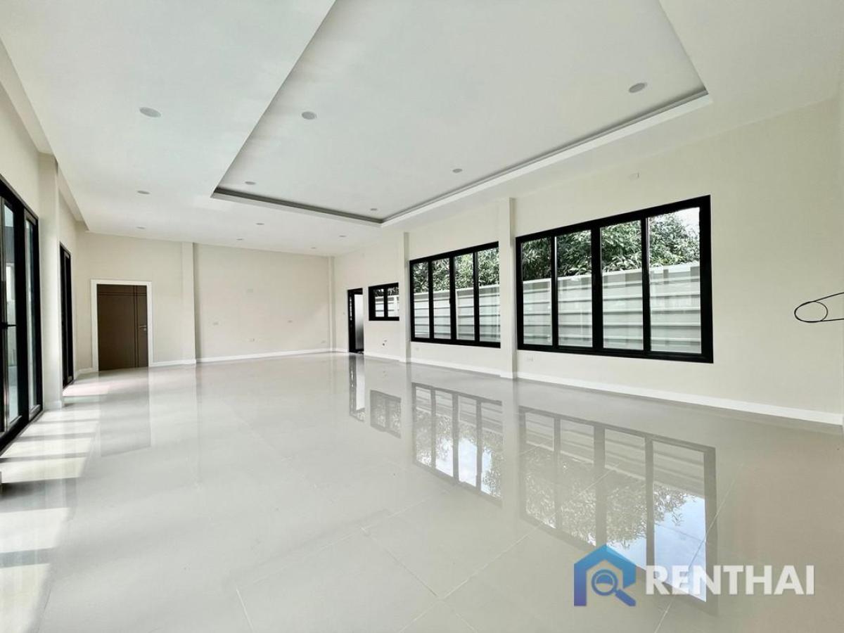 ขายบ้านพัทยา บางแสน ชลบุรี สัตหีบ : บ้านพูลวิลล่าใหม่ 3 ห้องนอน เหมาะสำหรับครอบครัว พื้นที่กว้างขวาง