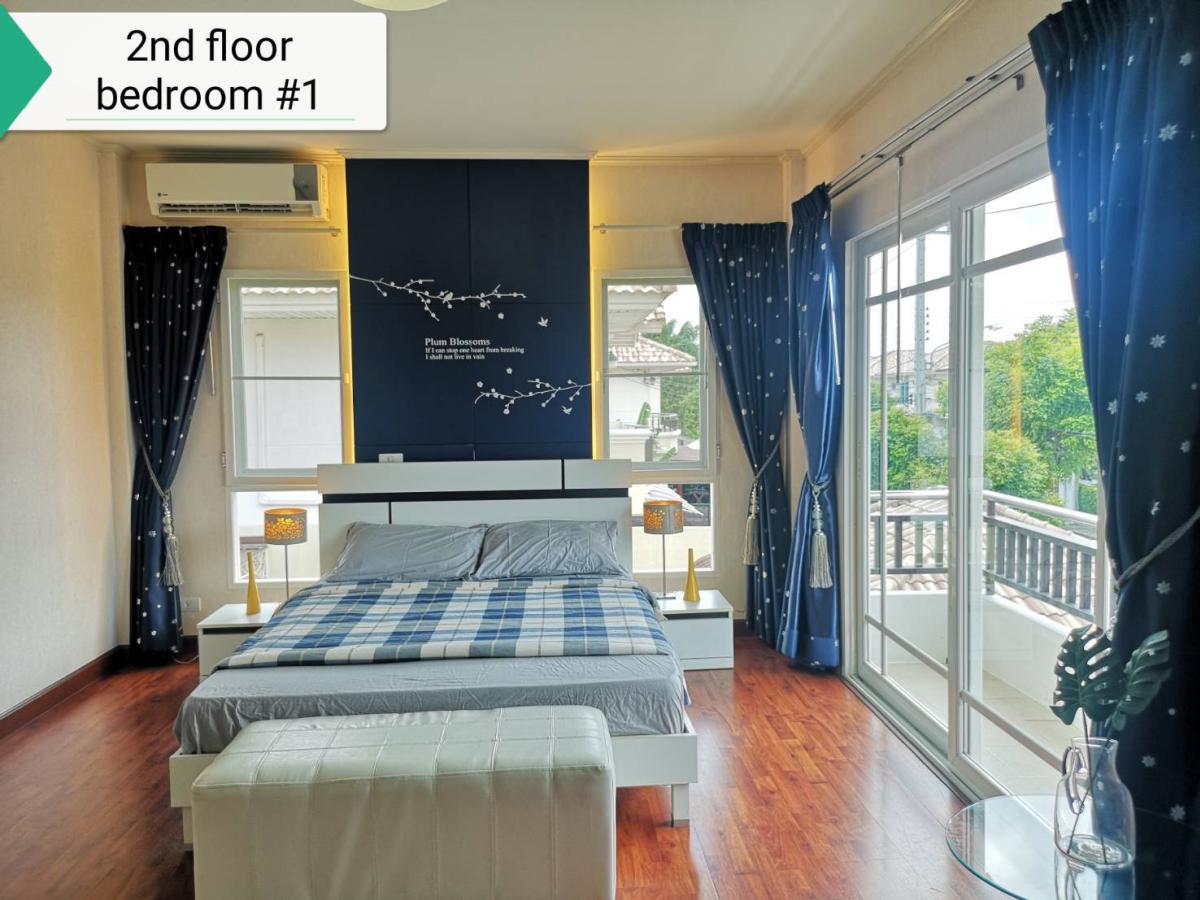 For RentHouseLadkrabang, Suwannaphum Airport : 15/03/2026, Single house, 4 bedrooms, 3 bathrooms, 300 sq m., near BTS Bangna-Udomsuk. 
Rent only 65,000 baht/month. Urgent! Golden location Suplai Suan Luang 0642748883