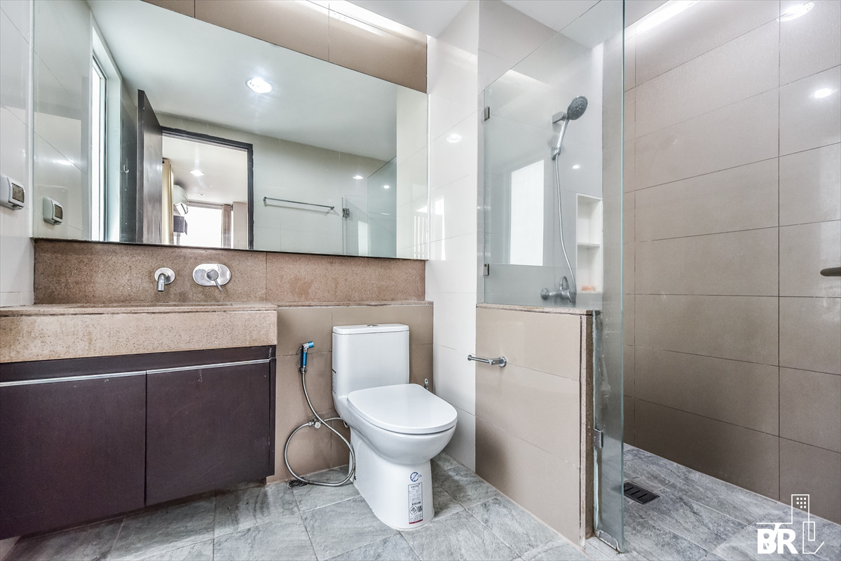 For RentCondoRatchathewi,Phayathai : 🔥 Available Rent🔥 The Address Pathumwan 2B2B 75 sqm. Just 35K/Month Call Ms.Angel(Aumi)0658209572