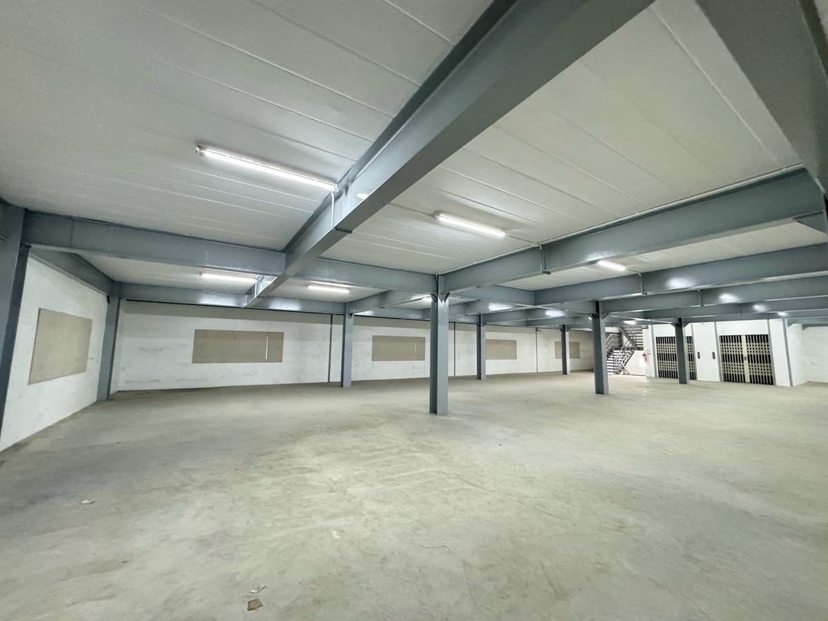 ให้เช่าโกดังเลียบทางด่วนรามอินทรา : 🔆ให้เช่าอาคารโกดังโพธิ์แก้ว 4ชั้น + ดาดฟ้ามีหลังคา 2,300 sq.m.มีลิฟท์🚗จอดรถ 8-10 คัน ว่างพร้อมเข้าอยู่ **🔆
